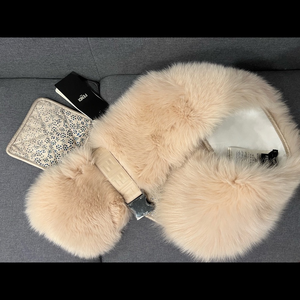 NWT! Fendi fox fur scarf